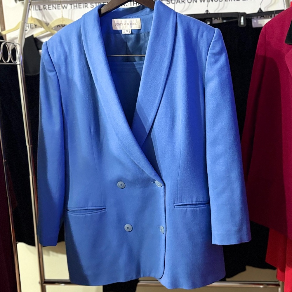 Vintage Jones, New York, 100% pure wool, two piece set blazer with pleated skirt